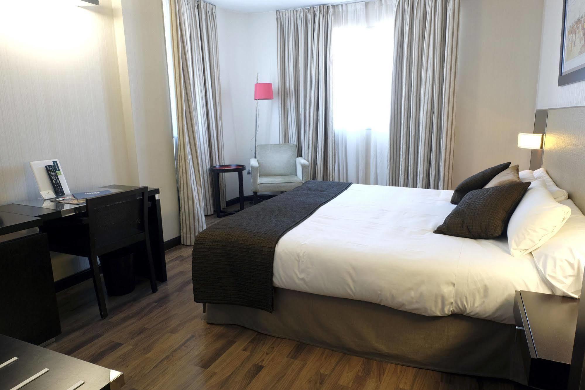 Hotel Asset Torrejon Torrejon de Ardoz Ngoại thất bức ảnh